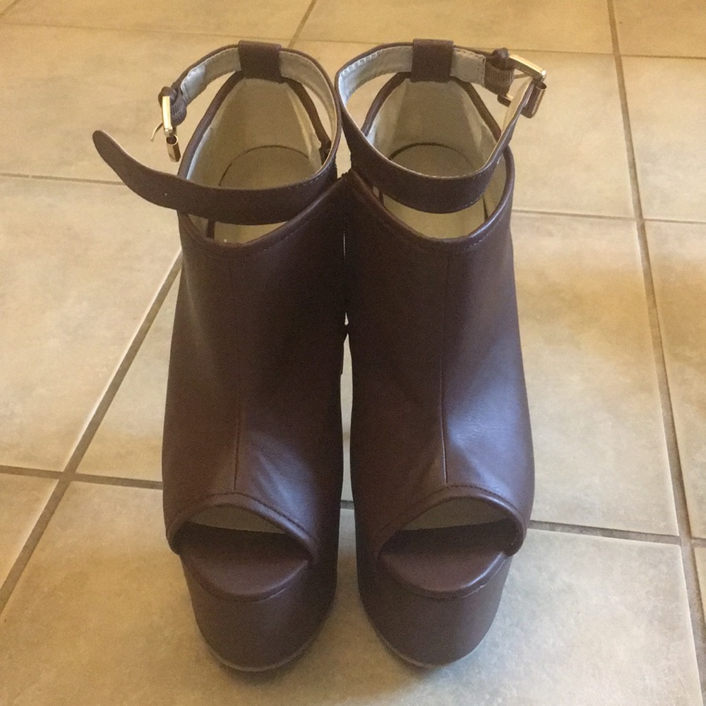 Paperfox by Shoedazzle Anika booties